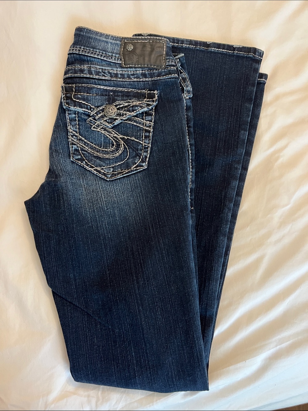 Silver Jeans Dark Indigo Flare Jeans with Embroidered Back Pockets 28 x 34
